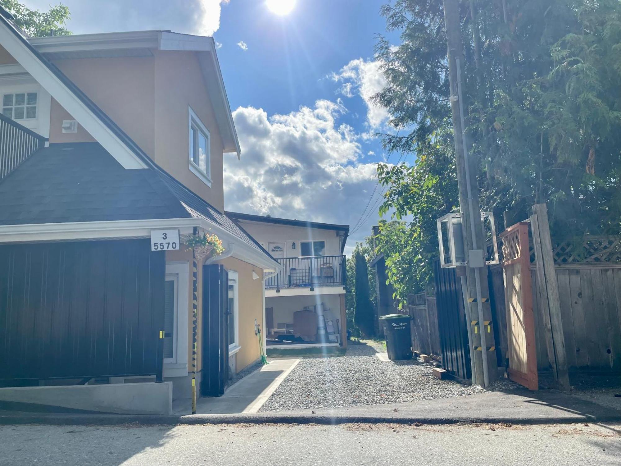 Vancouver'S Homey Laneway House Exterior photo